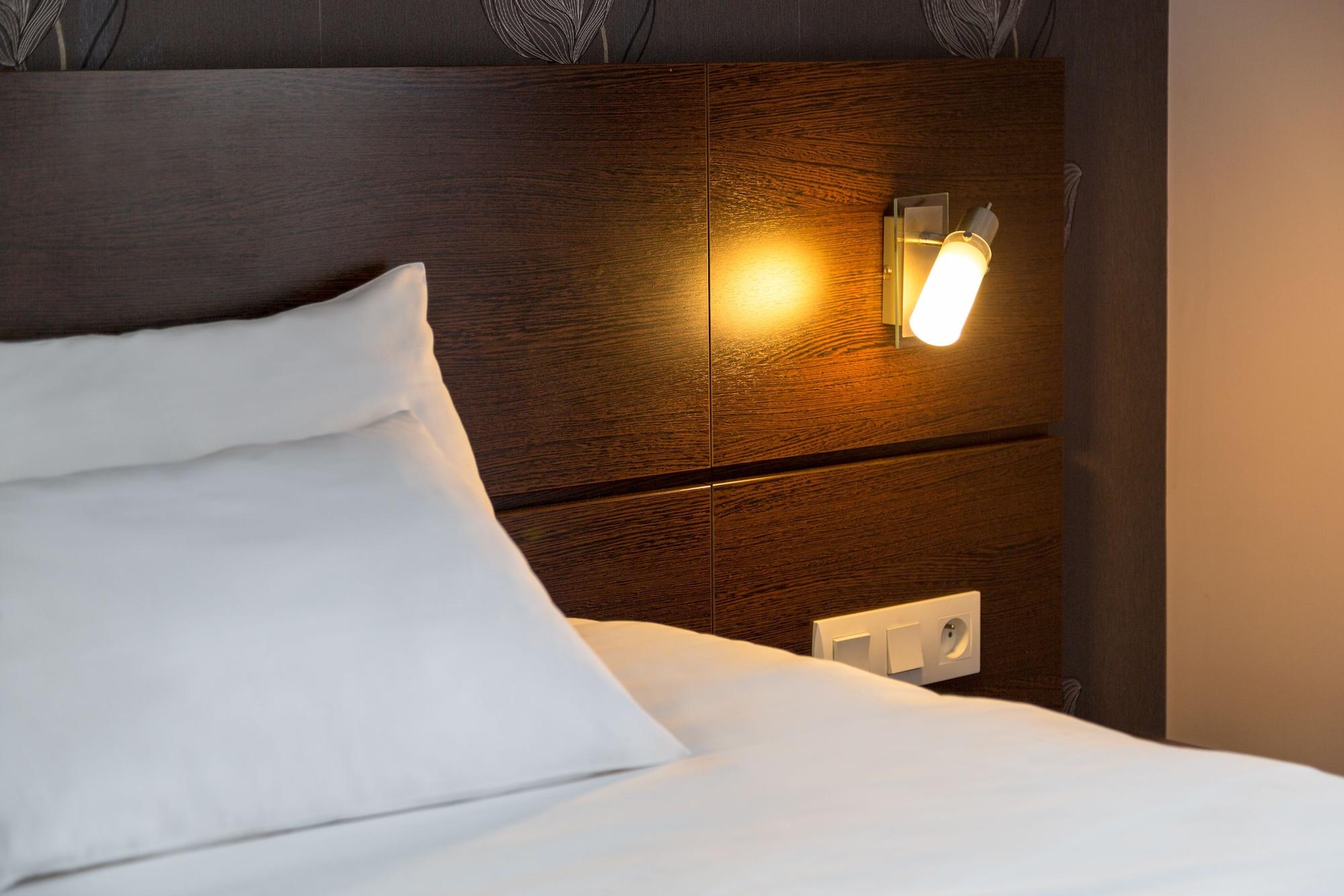 Urban Style, Hotel Le Cheval Noir, Saint-Etienne 外观 照片