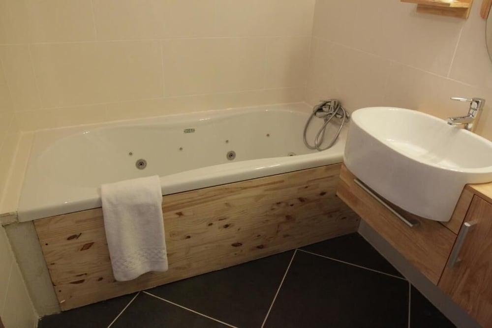 Urban Style, Hotel Le Cheval Noir, Saint-Etienne 外观 照片